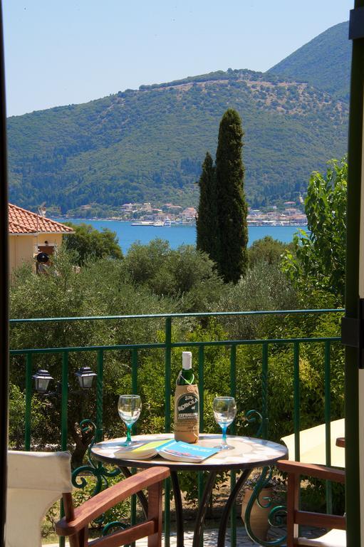 Iliachtides Villas Karavomylos Chambre photo
